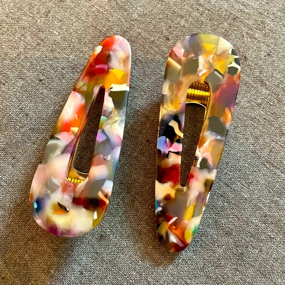 🥳2/$15 — SHEIN Pair of 2 Alligator Hair Clips Resin w/ Gold Metal Clip NWT - Picture 1 of 11